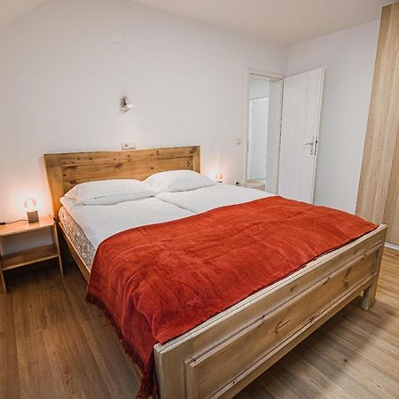 Mojcin Pisker Apartment House Kranj Exterior foto